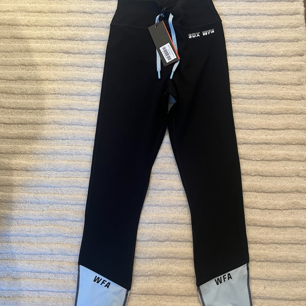 NWT Sarah's Day x Whitefox Active Leggings